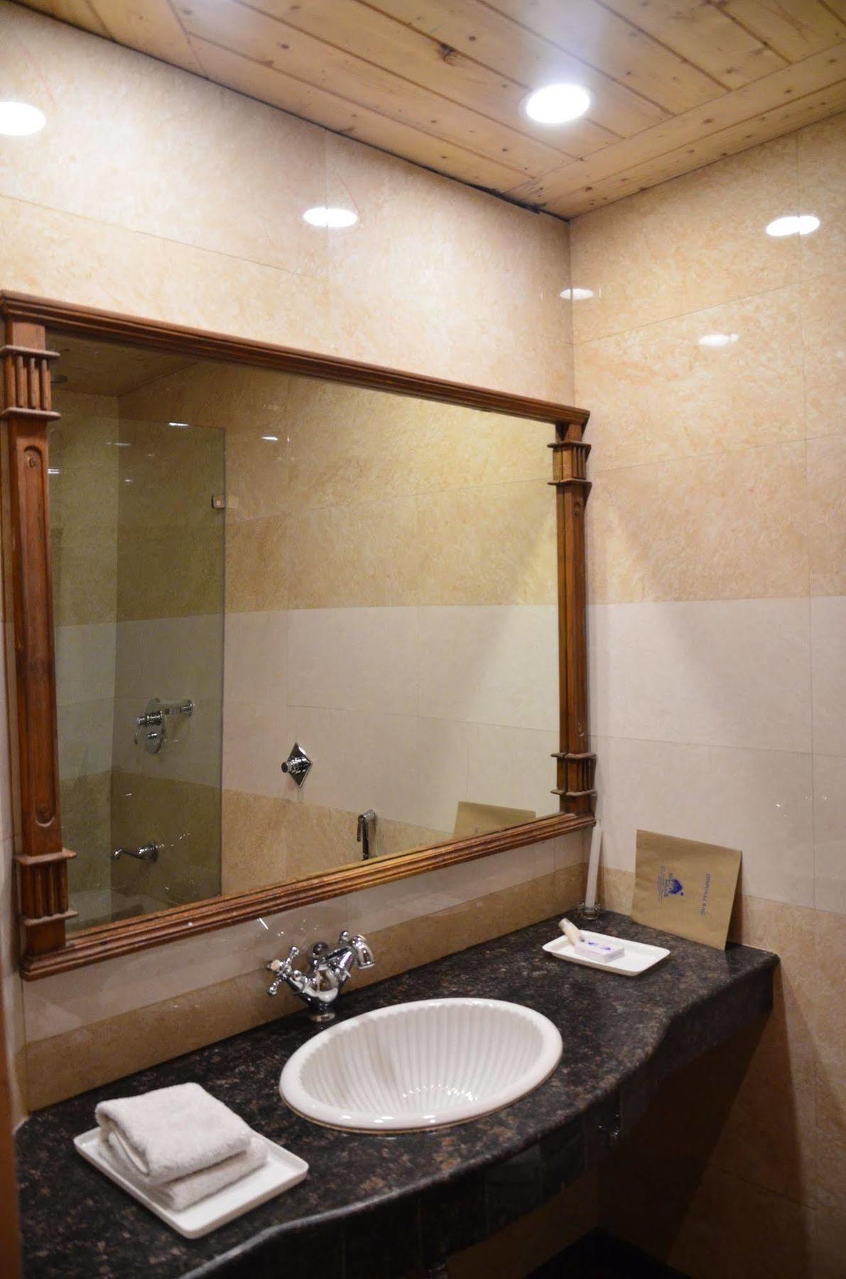 Hotel Manali Heights Esterno foto