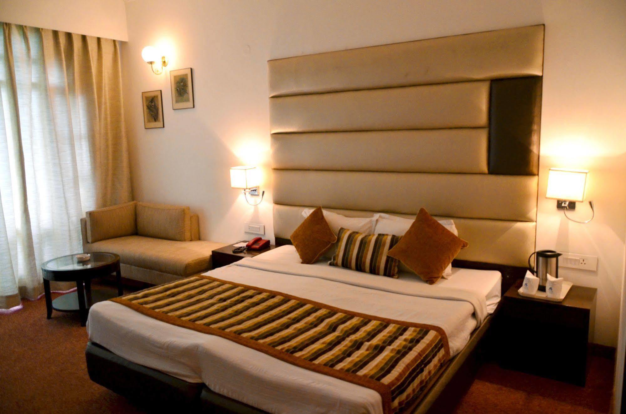 Hotel Manali Heights Esterno foto